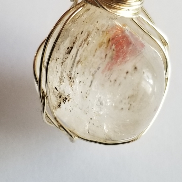 Handmade wire wrapped pendant clear stone with inclusions silver tone - Picture 5 of 16